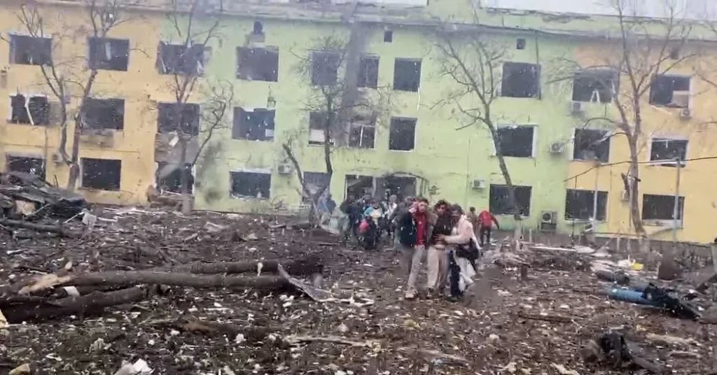 Videos-Show-Devastating-Strike-at-Mariupol-Hospital-Maternity-Ward