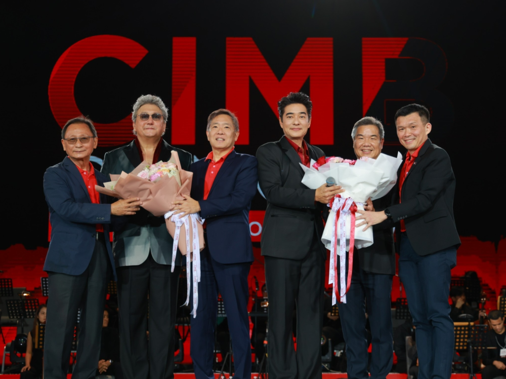 คอนเสิร์ต CIMB Thai ฉลอง 15 ปี ระเบิดความมันส์เต็มอิ่ม 15 ศิลปินกับวงออเคสตร้า