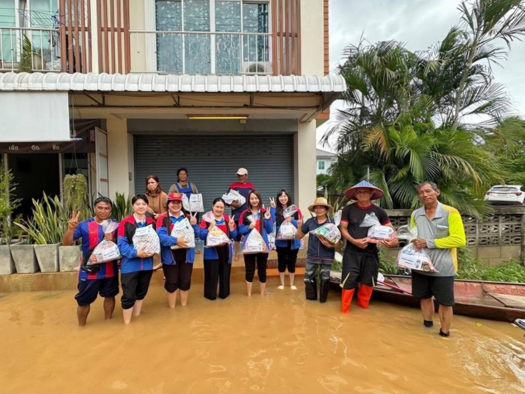 สมหวังฯ ยังชีพ ร่วมช่วยเหลือผู้ประสบภัยน้ำท่วม