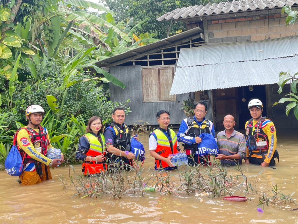 ทิพยประกันภัย รุดช่วยเหลือผู้ประสบภัยน้ำท่วมภาคใต้ พร้อมบริการยกรถฟรี