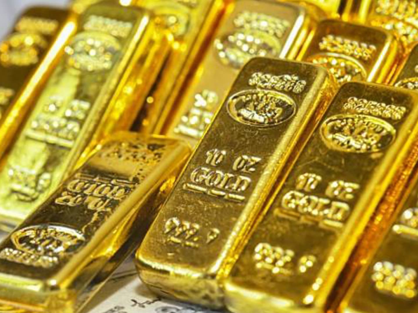 ราคาทองคำวันนี้ (1 พ.ค. 68) เปลี่ยนแปลงทั้งหมด 27 ครั้ง ทองปรับลง 800 บาท - AEC10NEWS