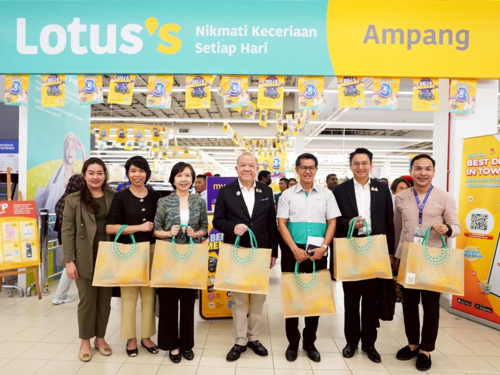 “พิชัย” ลุย Lotus’s กรุงกัวลัมเปอร์ ปลื้มชาวมาเลย์ชอบสินค้าไทย