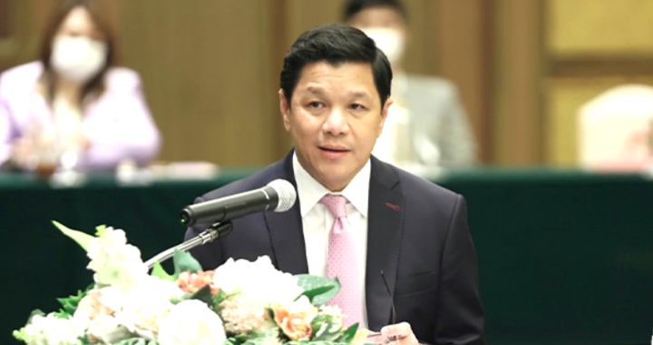 "วิทัย" โชว์ผลงาน 5 ปี ช่วยคนไทยกว่า 13 ล้านคน
