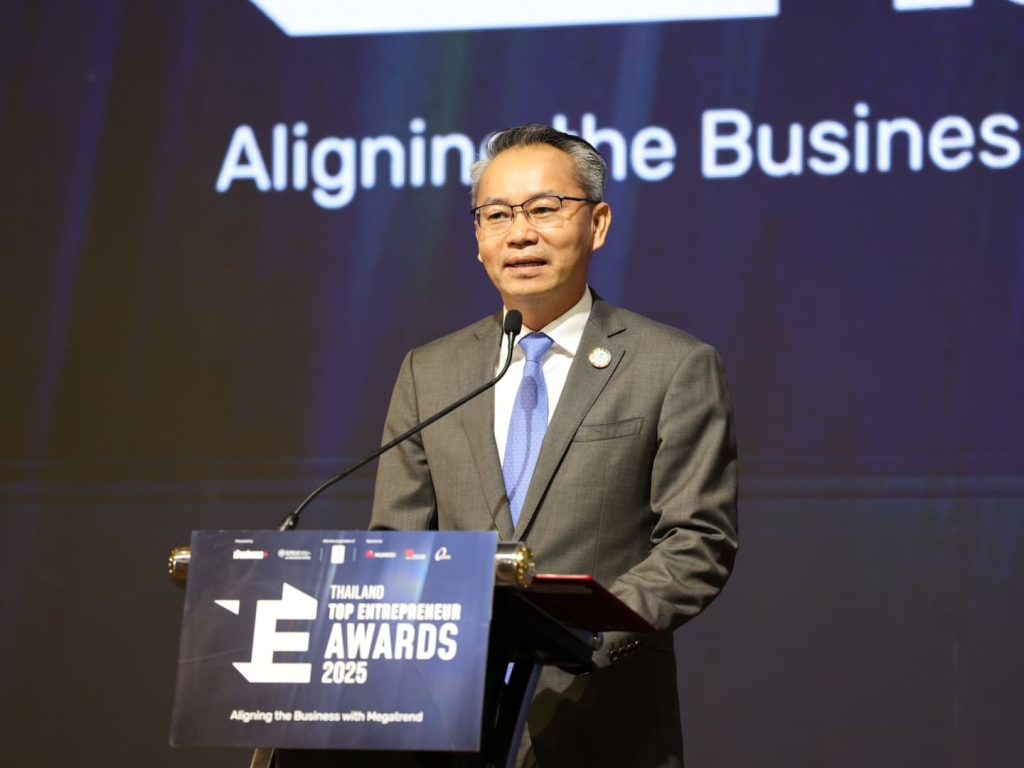 SME D Bank ร่วมแสดงความยินดีลูกค้ารับรางวัลสุดยอดผู้ประกอบการแห่งปี 