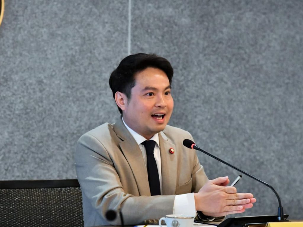 รัฐบาลโชว์เบิกงบกระตุ้นเศรษฐกิจแตะ 5.7 หมื่นล้านบาท