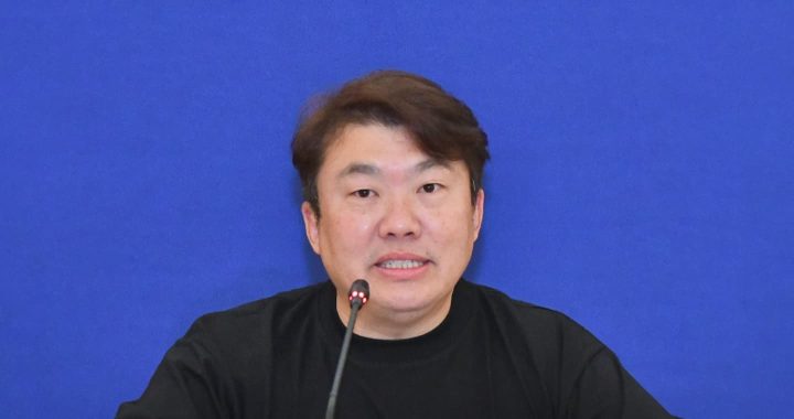 รัฐบาล ซัพน้ำตา แจกบ้านถูกน้ำล้อมครัวเรือนละ 9 พันบาท