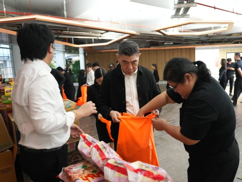 ธอส. จัดถุงยังชีพบรรเทาความเดือดร้อนพี่น้องชาวใต้ประสบอุทกภัย