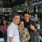 ‘มาร์ค’ วิ่งโผกอด ‘คุณยาย’ รับพร ให้คืนเก้าอี้นายกฯ