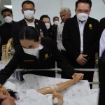 “นฤมล” น้ำตาคลอ เยี่ยมนักเรียน โรงเรียนพะตงฯ จากเหตุบุกยิง