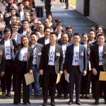 หัวหน้าเท้ง นำ สส.ปชน.ตบเท้ารายงานตัวพร้อมเพรียง