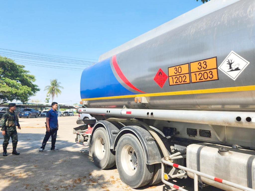 สรรพสามิตลากไส้จับน้ำมันเถื่อน 5 แสนลิตร