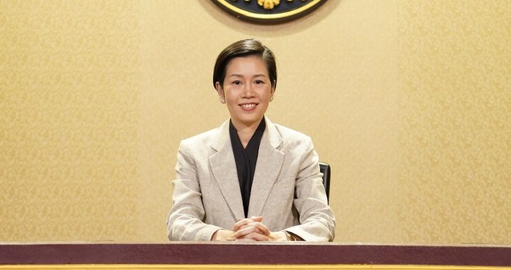 B2B7C734-8804-4E06-B94B-4C2049EF19B8