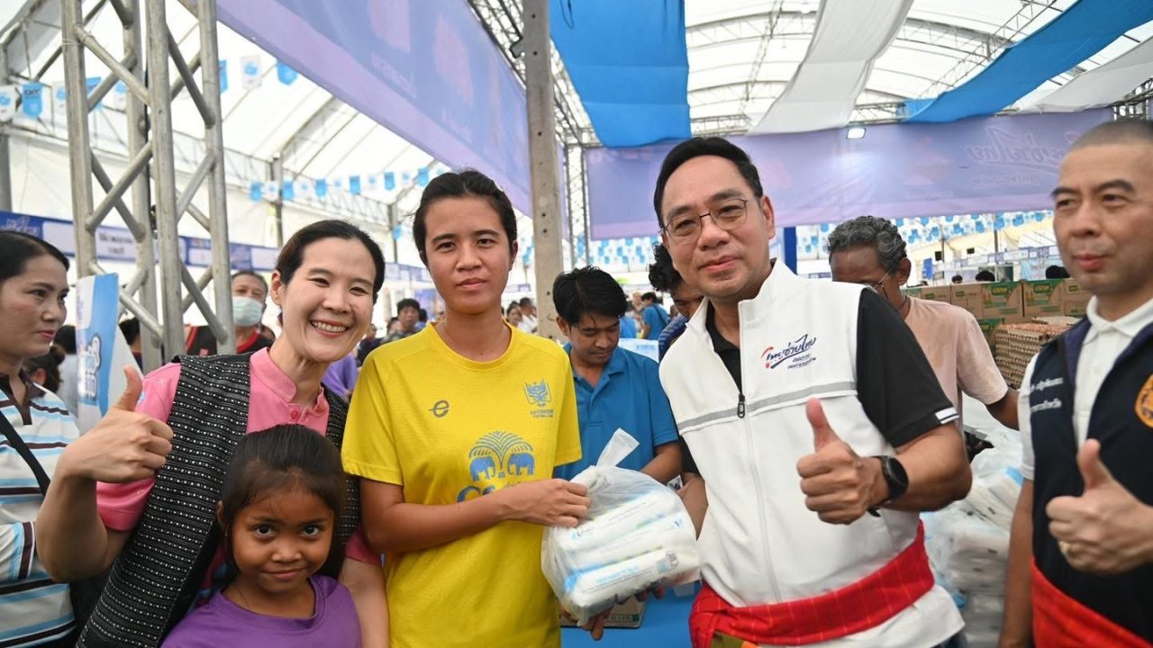 พาณิชย์ ลุยลดค่าครองชีพ ยกสินค้าราคาประหยัดช่วยชาวราชบุรี