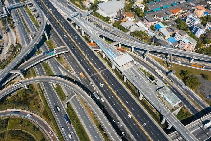 ราชกิจจาฯ ประกาศทางด่วน “ประจิมรัถยา” ขึ้นราคารถทุกชนิด แพงสุด 185 บาท