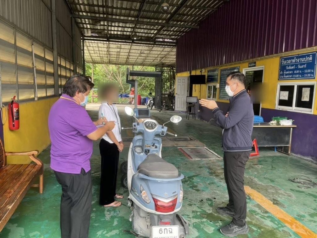 ขนส่งฯ ลงโทษเด็ดขาด! เพิกถอนใบอนุญาต ตรอ. 3 แห่ง-ยกเลิกบัตร 7 ราย ออกใบรับรองเท็จ