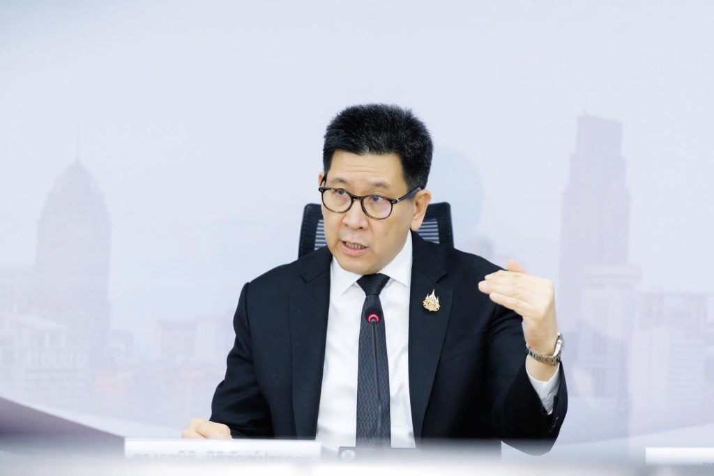 “คลัง” แย้มลดภาษีน้ำมัน E20 พยุงค่าครองชีพ ยึดวินัยคลังเคร่งครัด