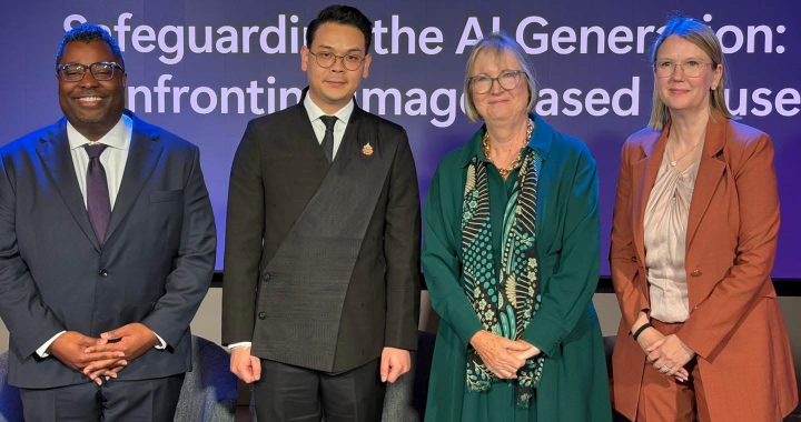 “รมว.ดีอี” ร่วมเวที Microsoft ชู Safety-by-Design สร้างการรู้เท่าทัน AI ปลอดภัย–รับผิดชอบ