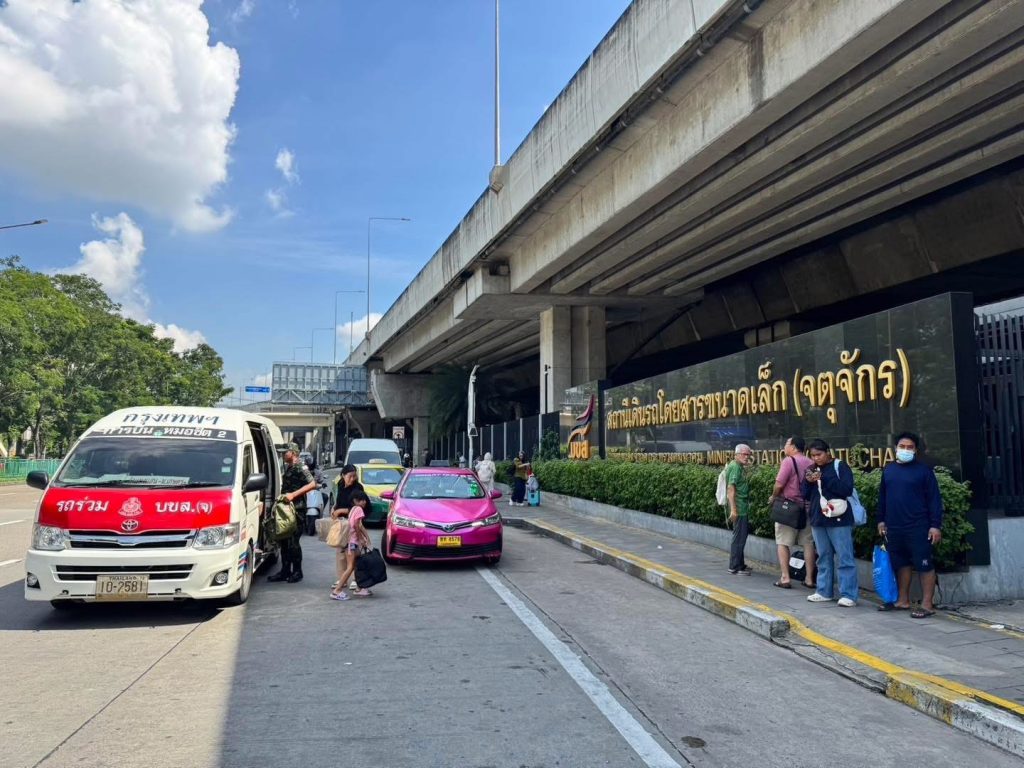 “BKS” อัปเดตสถานการณ์น้ำท่วมวันนี้ รถร่วมฯ หยุดเดินรถ 5 เส้นทาง