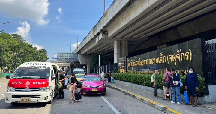 “BKS” อัปเดตสถานการณ์น้ำท่วมวันนี้ รถร่วมฯ หยุดเดินรถ 5 เส้นทาง