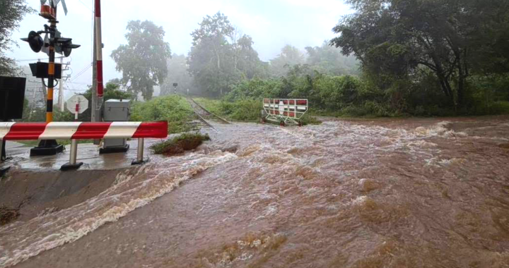 รฟท. งดเดินรถ “ท่ากิเลน–น้ำตก” 6 ขบวน หลังน้ำท่วมสะพานถ้ำกระแซ