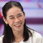 “อาจารย์สิตางศุ์” เป็นใคร? ทำไมสื่อชอบสัมภาษณ์