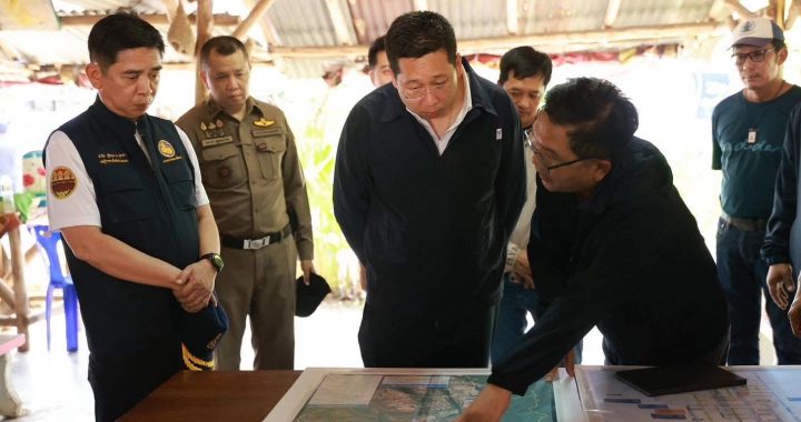 “ภัทรพงศ์” ลงพื้นที่นครสวรรค์ เร่งเยียวยาน้ำท่วม-ช่วยเหตุสะพานขาดกำแพงเพชร