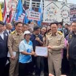 “อนุทิน” รับหนังสือ P-MOVE ยืนยันไม่ลดสิทธิสุขภาพ เร่งแก้ปัญหาที่ดิน–ที่อยู่อาศัย
