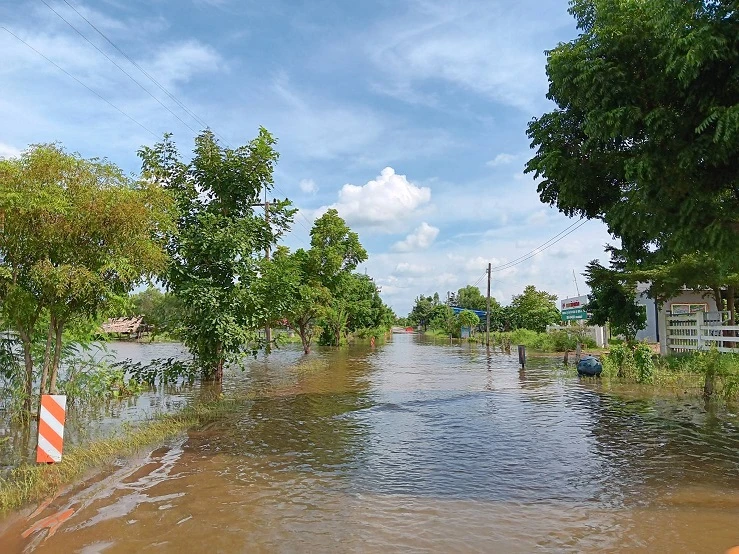 กรมทางหลวงเผยน้ำท่วม 74 แห่ง ผ่านไม่ได้ 9 แห่ง โทร 1586 สอบถามเส้นทาง