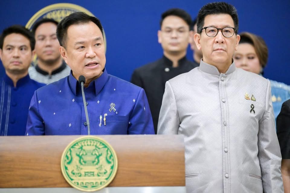 ครม. ถกหั่นภาษีน้ำมัน ‘อนุทิน’ เล็งลดภาษี E20 ช่วยประชาชน